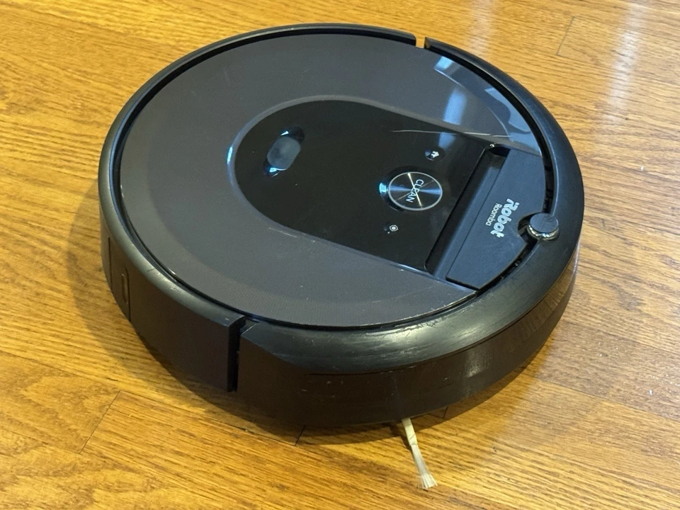 iRobot Roomba i7+ Vacuum w/ Automatic Dirt Disposal Base  - Sanitized & Working - Image 4 of 4
