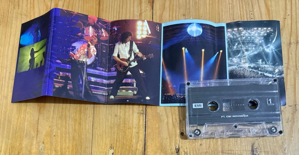 QUEEN Cassette Tapes - Image 3 of 4