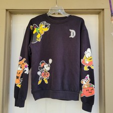 Disney 2022 Disneyland Black Mickey Friends Halloween Sweater Size Small