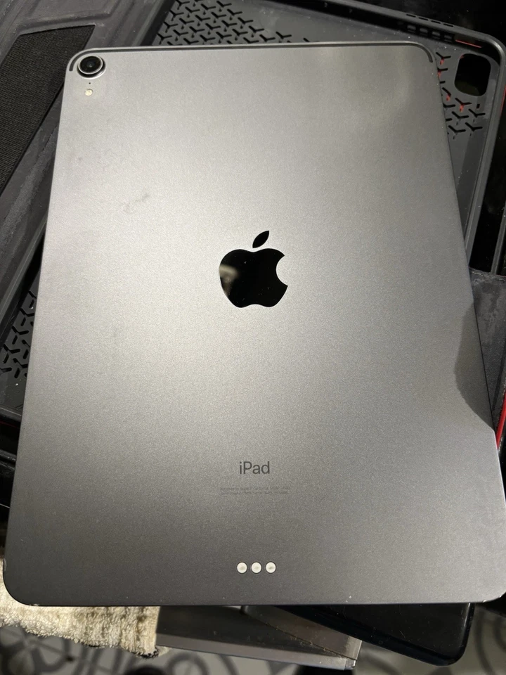 Apple iPad Pro 11-inch A1980 WiFi 256GB Silver Tablet - Image 2 of 4