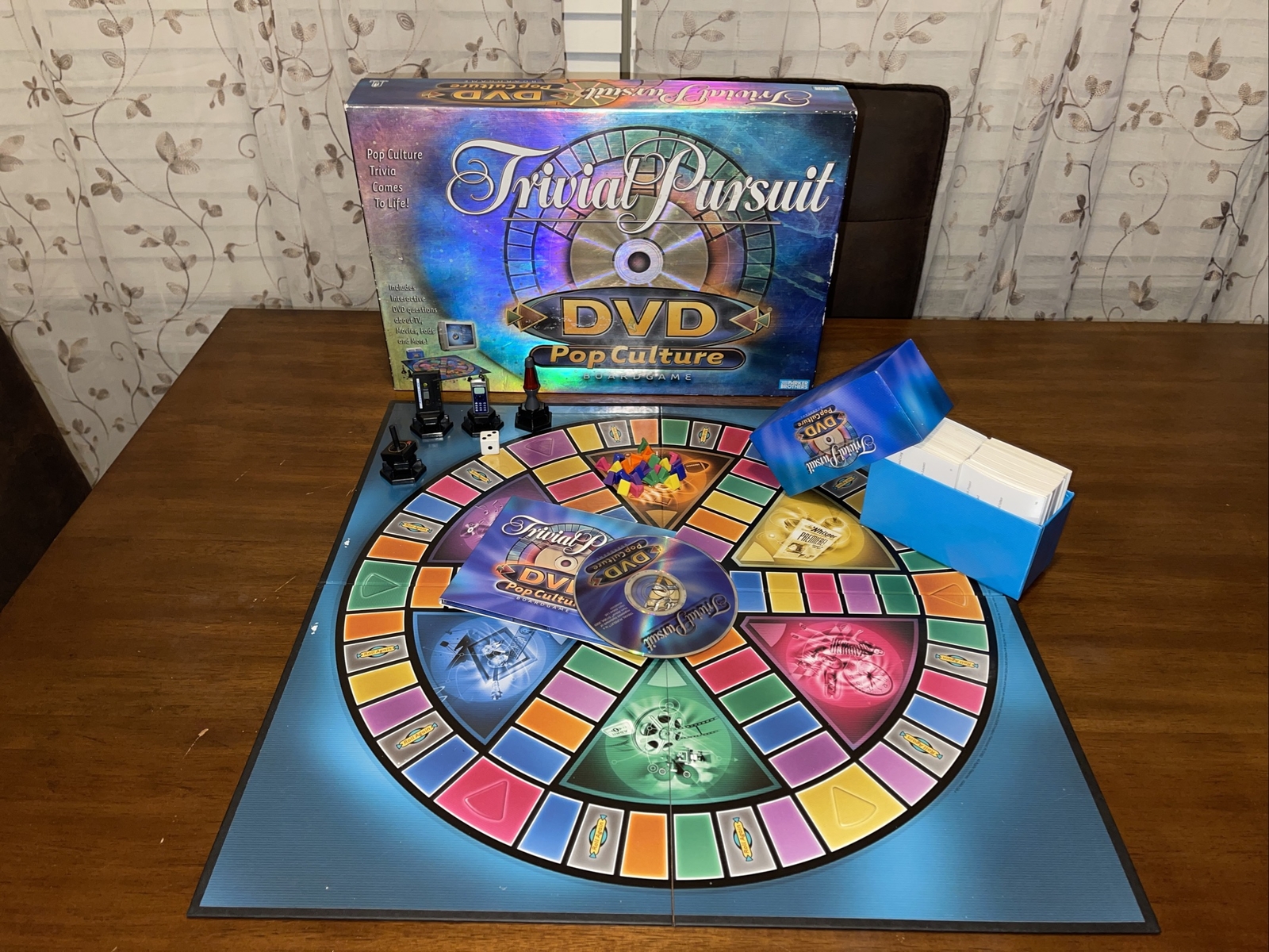 Buitensporig tunnel vaak Trivial Pursuit, DVD Pop Culture Board Game, Parker Brothers, 2003, 76930404669 | eBay Buitensporig tunnel vaak Trivial Pursuit, DVD Pop Culture Board Game, Parker Brothers, 2003, 76930404669 | eBay