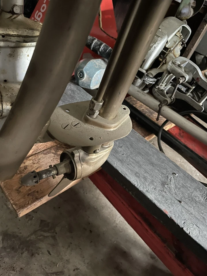 Vintage 1934 Outboard Motors Corp 2HP Outboard Boat Motor NO PROP Foto 3 de 4