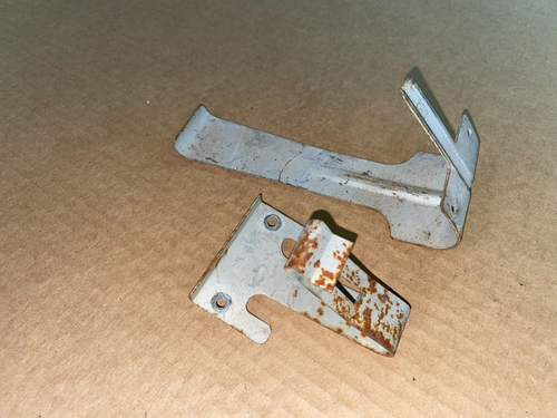 Corvette front fog light bracket LH or RH left right 88 89 90 91 92 93 94 95 96 - Picture 1 of 3