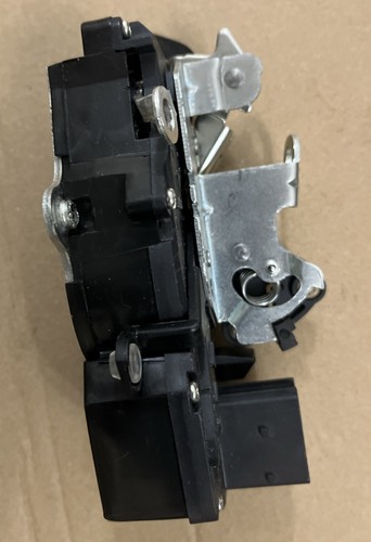 Saturn SKY - Pontiac Solstice Door Lock Actuator LEFT - Picture 3 of 5