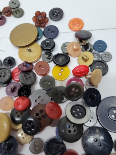 GEMISCHTE 600+ Knöpfe Konvolut Metall, Kunststoff, Acryl Knöpfe ALT-VINTAGE - Bild 8 von 23