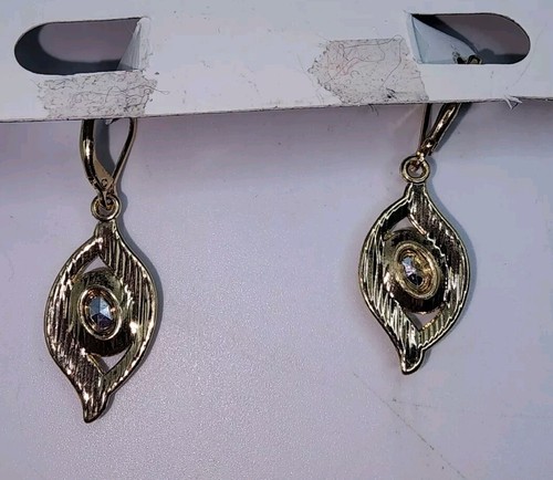 Fabuloso Par de Pendientes Monet Tono Dorado Estrás Gris y Dorado Lágrima - Imagen 4 de 5