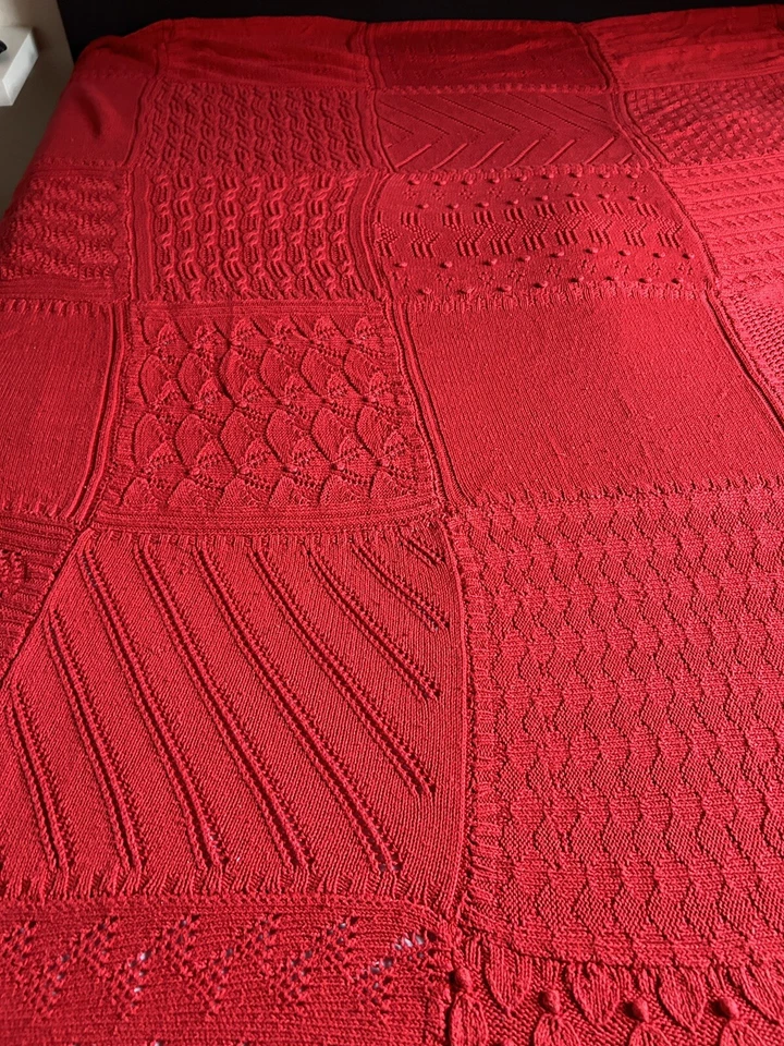 Tagesdecke Handmade in Rot 220 x 240cm echtes Unikat  - Bild 3 von 4