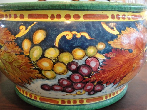 LEONA ITALIAN HAND-PAINTED TUREEN W/ PLATE 15 1/2" - Picture 4 of 7