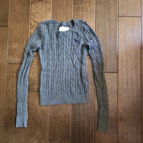 Abercrombie Kids Long Sleeve Gray Knit Sweater - Size Large (Minor Stain)