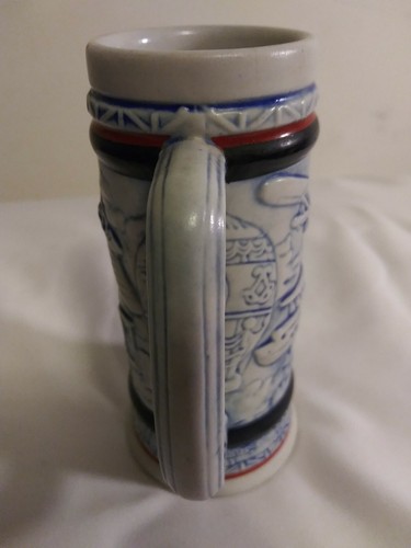 AVON Handcrafted 1982 BRAZIL AVIATION AIRPLANE BEER STEIN MUG 97431 - Picture 4 of 5