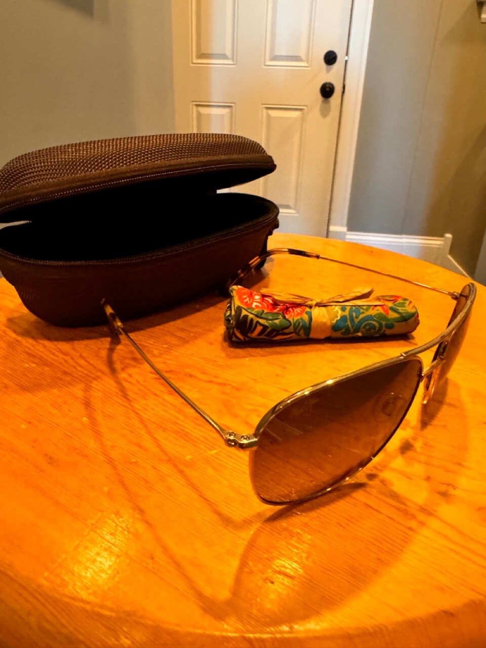 Maui Jim Sunglasses BREEZEWAY Gold Brown Lens Aviator Titanium