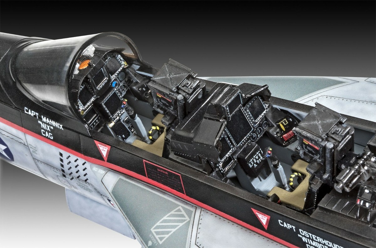 F/A-18E SUPER HORNET 1:32 スケール 1/32 Trumpeter F/A18E Super Hornet Fighter - Squadron.com