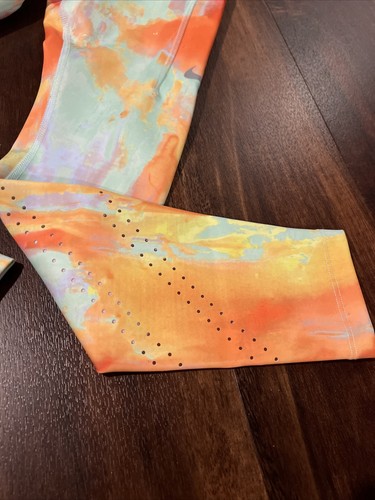 Neu Nike One Luxe 7/8 Länge Damen Leggings Größe XS Batik - Bild 2 von 5