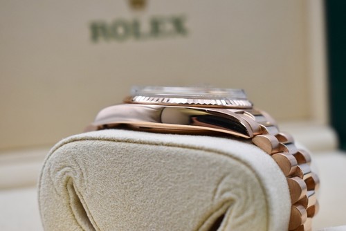 Rolex Day-Date 36mm Rare 18k Rose Gold Ref. 1803 Vintage 1975 President Pie-Pan - Picture 9 of 13
