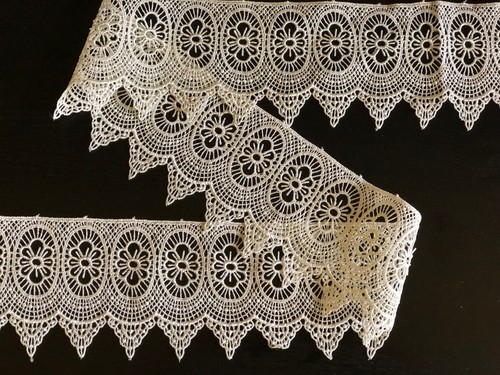 laverslace Unique Quality Ivory Floral Guipure Lace Trim 3"/7.5cm PER METRE - Picture 5 of 7