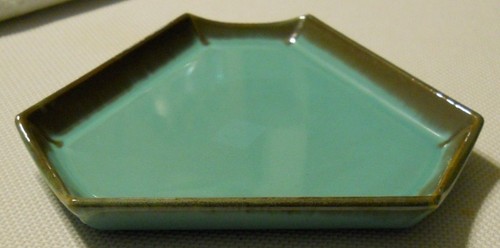 US CERAMIC TILE CO. CANTON OH ROMANY SPARTAN TEAL TRIANGULAR DISH 6 1/4'' - Picture 3 of 5