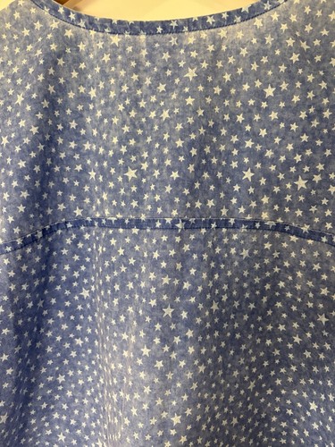 Faded Blue Stars Patriotic Scrub Top Size Lg - Picture 5 of 5