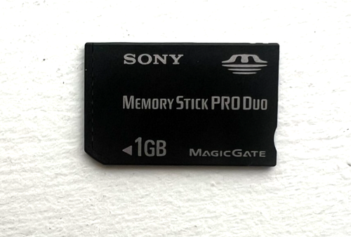Sony PSP 1000 Black + Official Sony 1GB +Charger Good Condition OEM Japan Import - Picture 4 of 4