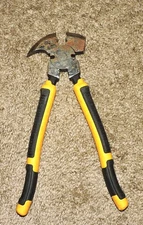 DeWalt DWHT70273 10.75 Inch Wire Installation Multi Tool Fencing Pliers