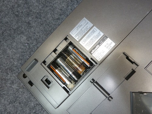 Olivetti M10 M-10 Vintage tragbarer Computer mit Gehäuse ohne Strom - Bild 5 von 6