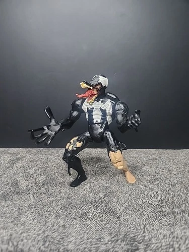 Vintage Venom Transforming Figure Marvel Legends Toybiz Spider-Man Classics 2001