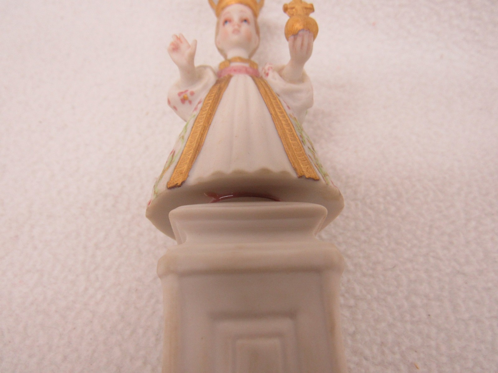 Picture 9 of 24