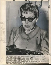 1959 Press Photo Oakland payroll clerk Berteene Moura booked on forgery charges