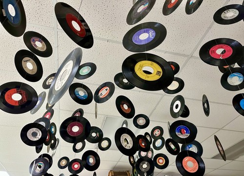 LOT OF 10 Vintage (7" 45 RPM records) - Mixed - Crafts or Decor - Imagen 1 de 5