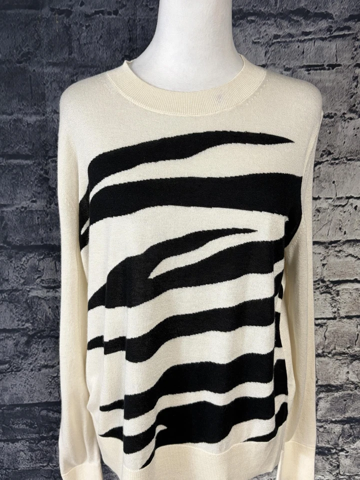 Suéter Banana Republic Mujer Mediano Negro Blanco Seda Cachemira Estampado Cebra Foto 2 de 4