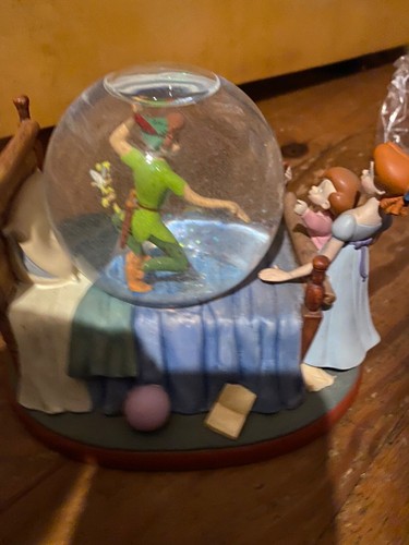 Disney Store seltene Schneekugel Peter Pan Schlafzimmer Bett in Box   - Bild 2 von 4