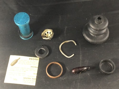 United Master Cylinder Rebuild Kit NOS 137 Rambler, Studebaker, Willys-J2.1 - Picture 5 of 6