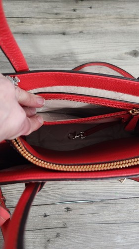 Cartera de Mano Michael Kors Cuero Mercer Rayas Rojas Brillantes Mediana  - Imagen 7 de 7