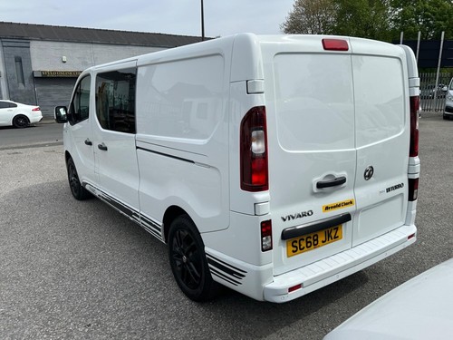 2018 Vauxhall Vivaro 1.6 CDTi 2900 BiTurbo ecoTEC Limited Edition Nav Crew Van L - Picture 5 of 22