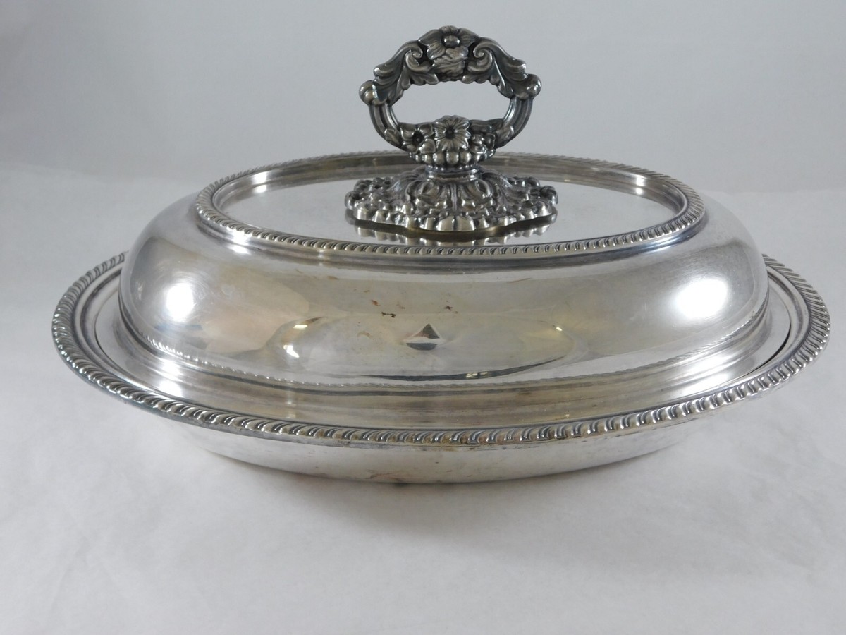 Vintage Wm A Rogers Oval Silver Plate Serving Dish With Lid