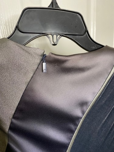 Maxi Vestido LAFAYETTE 148 Gris Plateado Terciopelo Satinado Rayas Midi S = 4/6 🤍 - Imagen 11 de 12