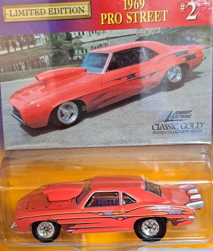 JOHNNY LIGHTNING 1/64 CLASSIC GOLD # 2 1969 PRO STREET - Picture 2 of 2