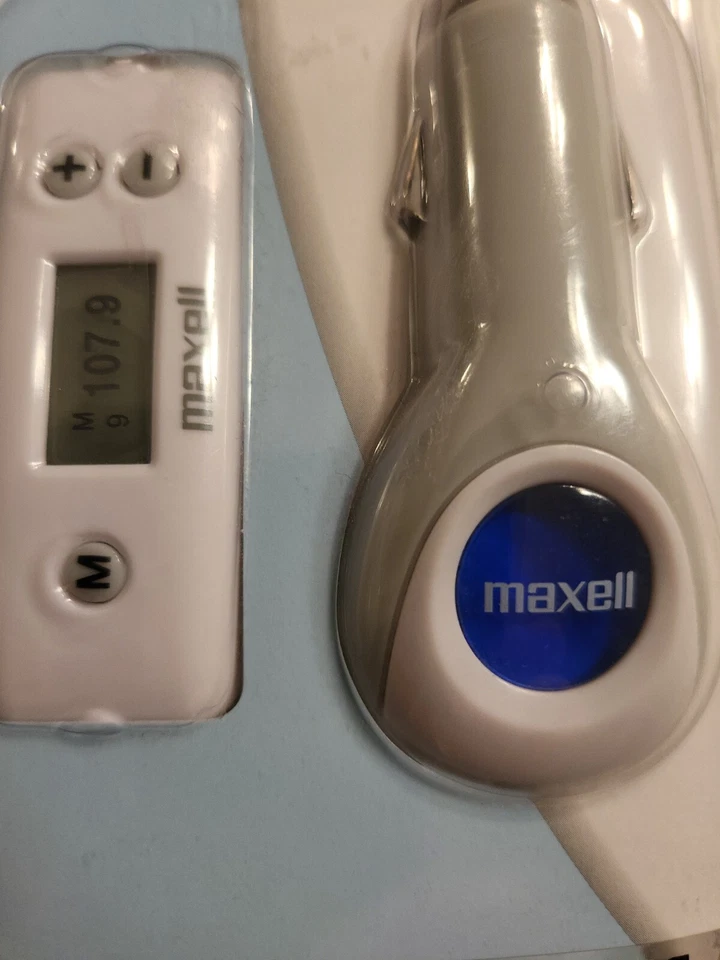 Maxell P-5 Digital FM Transmitter with Auto Power Adapter For iPods - New F1 - Image 3 of 4