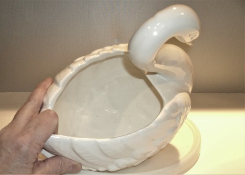 Vintage CERAMIC SWAN PLANTER 802 USA Ungemach Pottery Co. 7" tall x 9 1/2" long - Picture 6 of 8