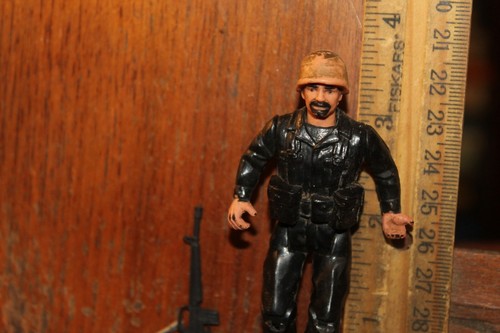 Vintage 1980's REMCO Sgt. Rock Action Figure Snake Bad Guy with Gun and Shovel - Picture 2 of 3