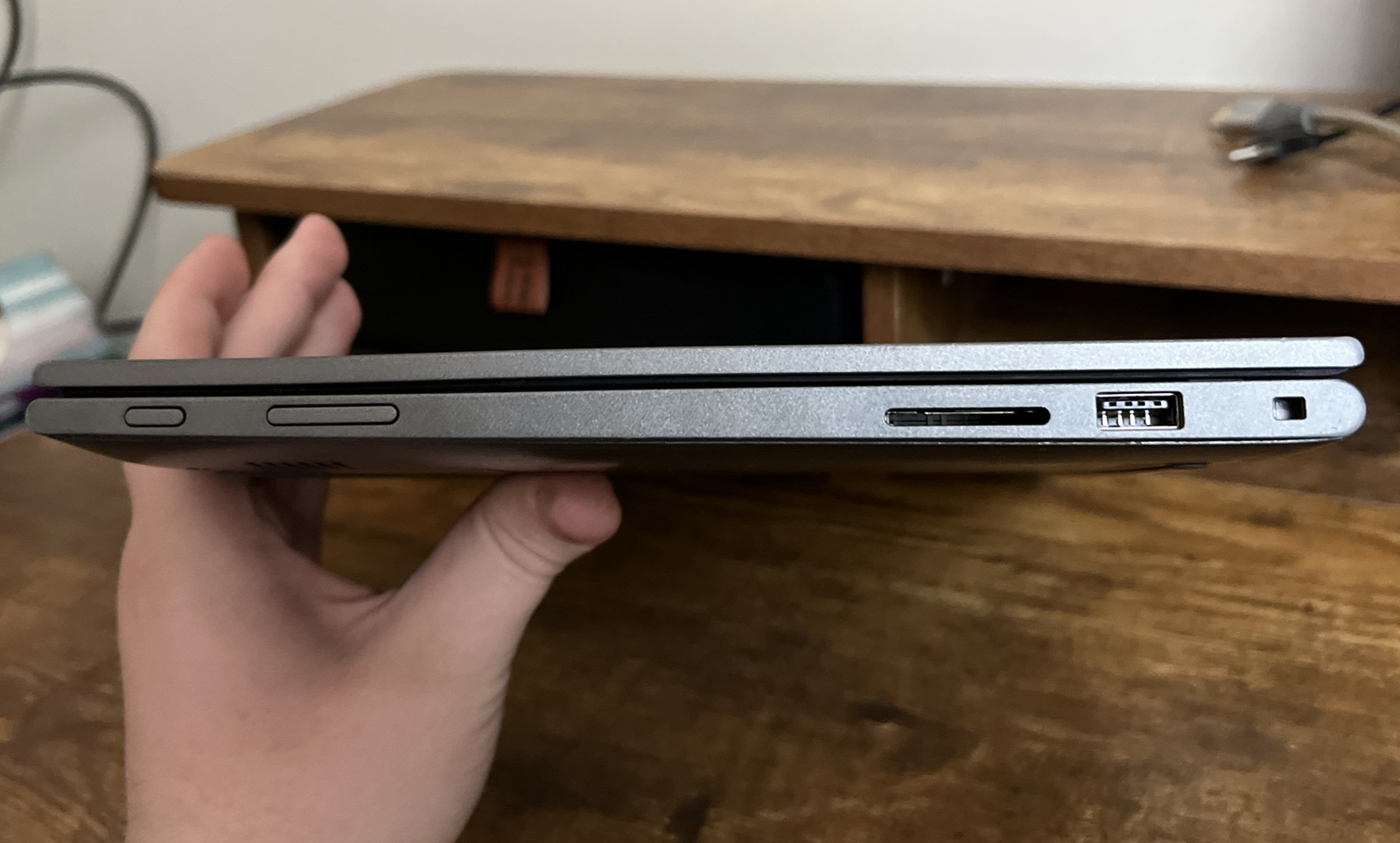 DELL Inspiron 13 5378 2-in-1 Touch 13" Laptop (i3-7100U 12GB Ram 512GB SSD) - Picture 4 of 6