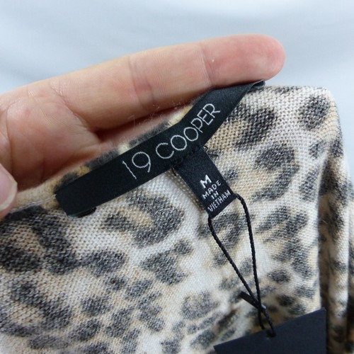 19 COOPER Jumpsuit Brown Black Animal Leopard Print Fleece V-Neck Pant M - Picture 3 of 12