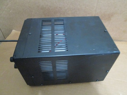 BK Precision 1670 DC Power Supply 0-30V, 0-2.5A - Picture 7 of 9