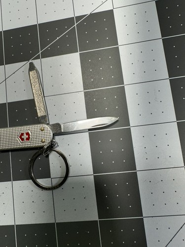 Victorinox Alox Classic SD Swiss Army Knife 58MM Needs Light Cleaning Silver - Picture 5 of 13