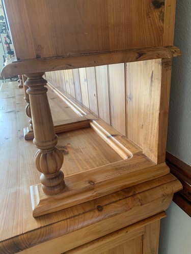Priced to sell! Stunning Dining Room Sideboard Buffet and Hutch - Picture 7 of 10