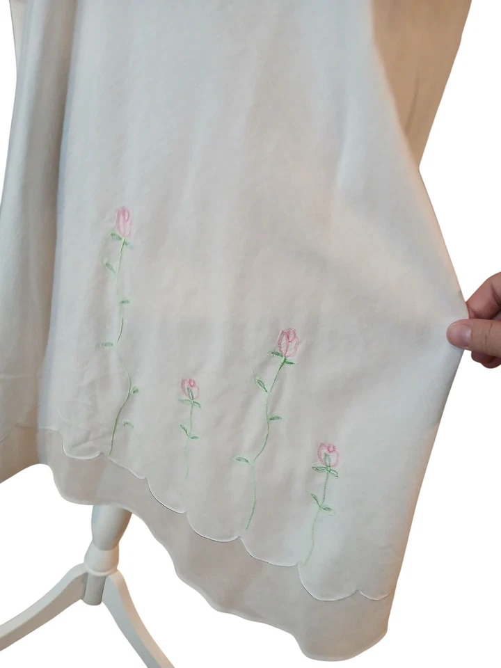 Camisón grande Oscar De La Renta etiqueta rosa blanco floral romántico cottagecore Foto 3 de 4