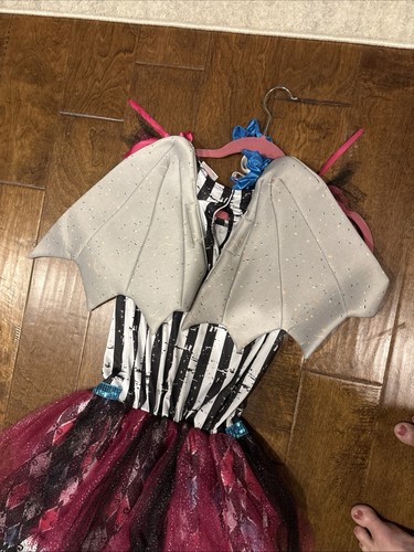 Monster High Costume Girl 10-12 Rochelle Goyle Dress, Wings & Collar - Picture 5 of 6