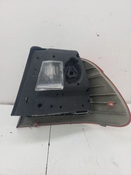 Luz trasera del conductor sedán mercado de Canadá para BMW 320i 710815 02-05 Foto 2 de 4