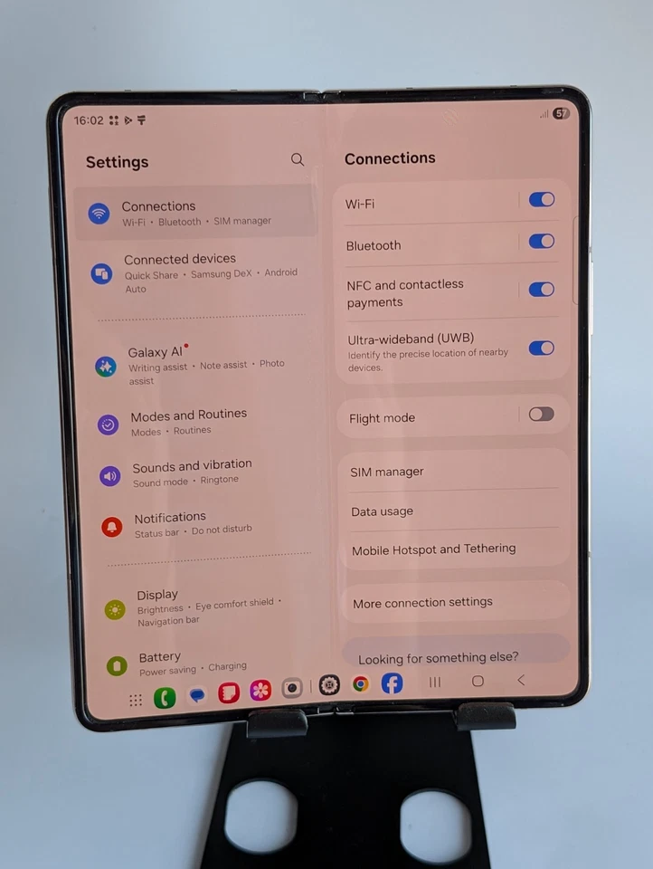 Samsung Galaxy Z Fold4 · 256GB, photo 2 of 5