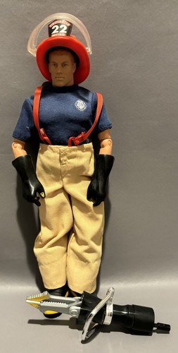 GI Joe "METRO 22 FIRE DEPARTMENT" -12 Inch firefighter Action Figure 1996 VTG - Picture 4 of 8
