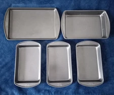 Wilton Non-Stick Baking Pans Five Pieces
